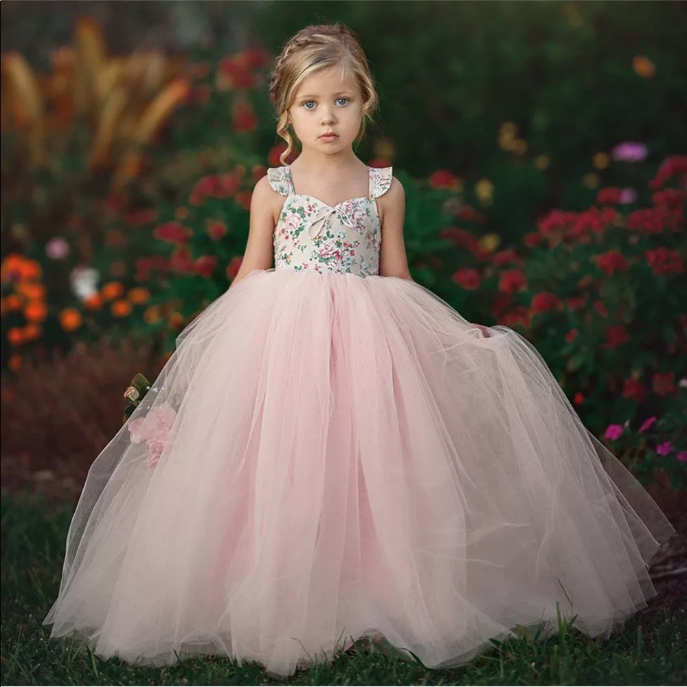 NWT Beautiful tulle bottom dress - Picture 2 of 8